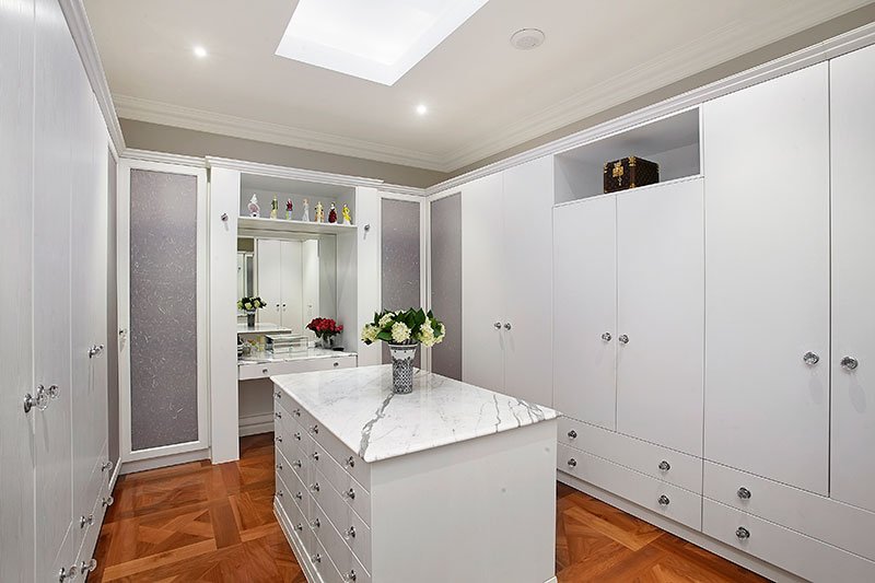 JV Modern Cabinets, custom kitchens, kitchen cabinets, kitchen renovations.
