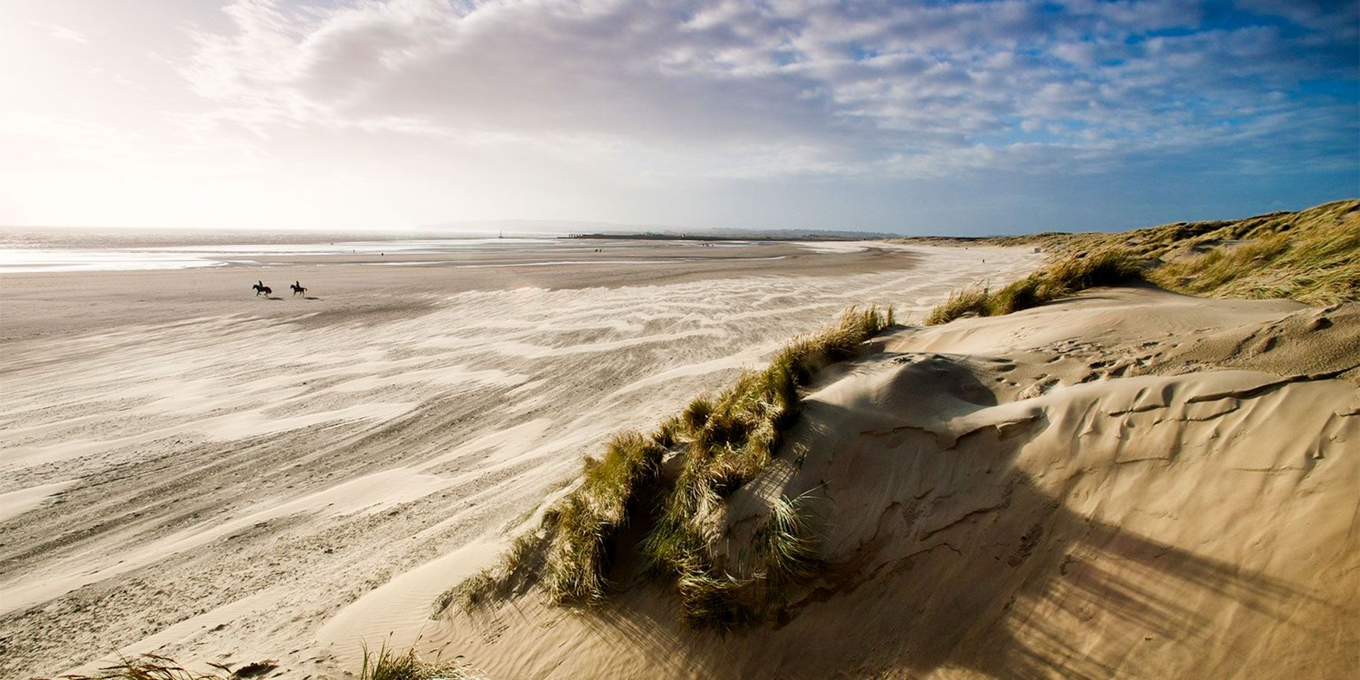 Camber Sands Beach with a view of the dunes