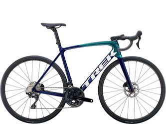 Vélo de route bleu et turquoise sur fond blanc