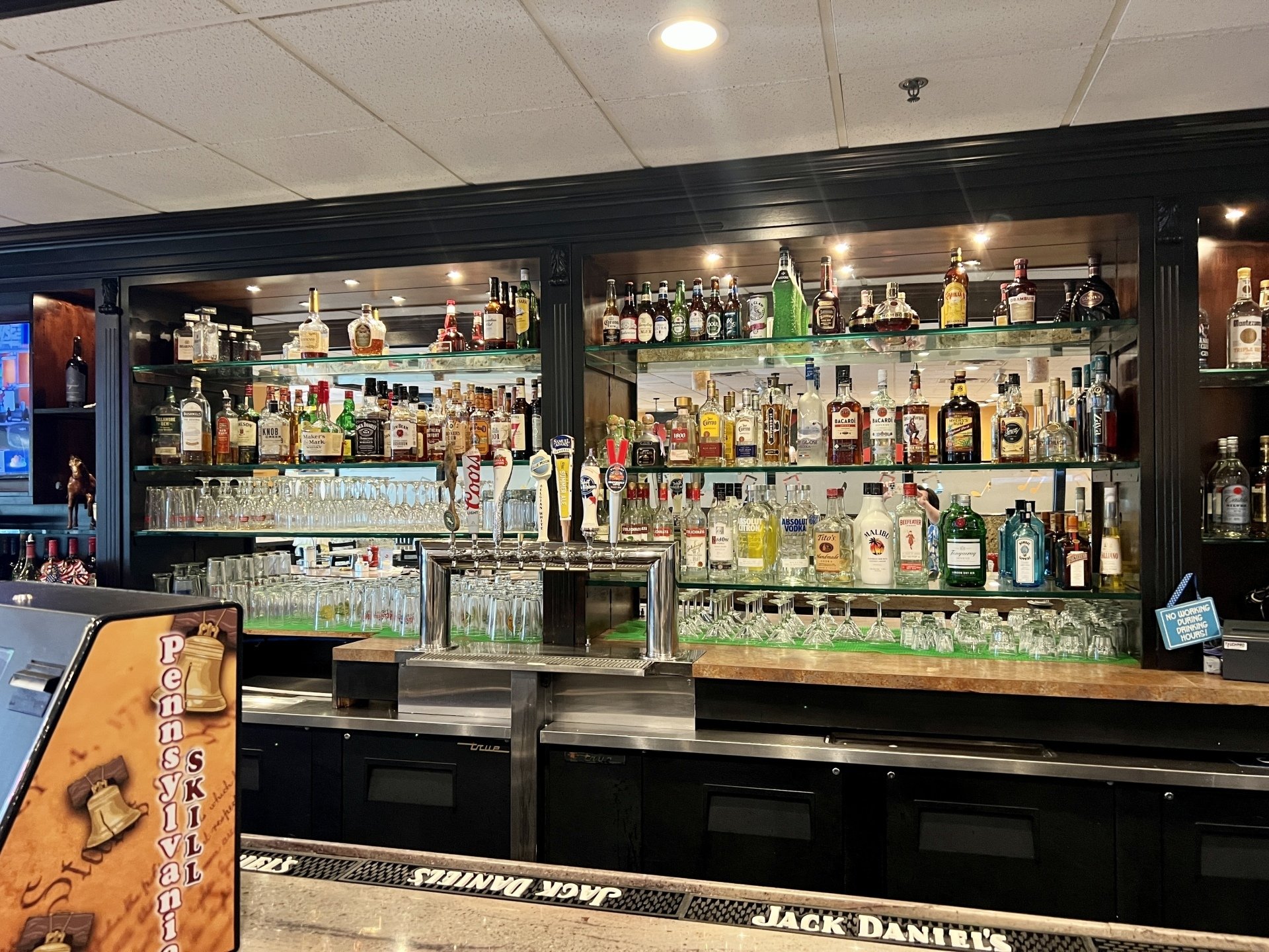 Andy's Diner & Pub images