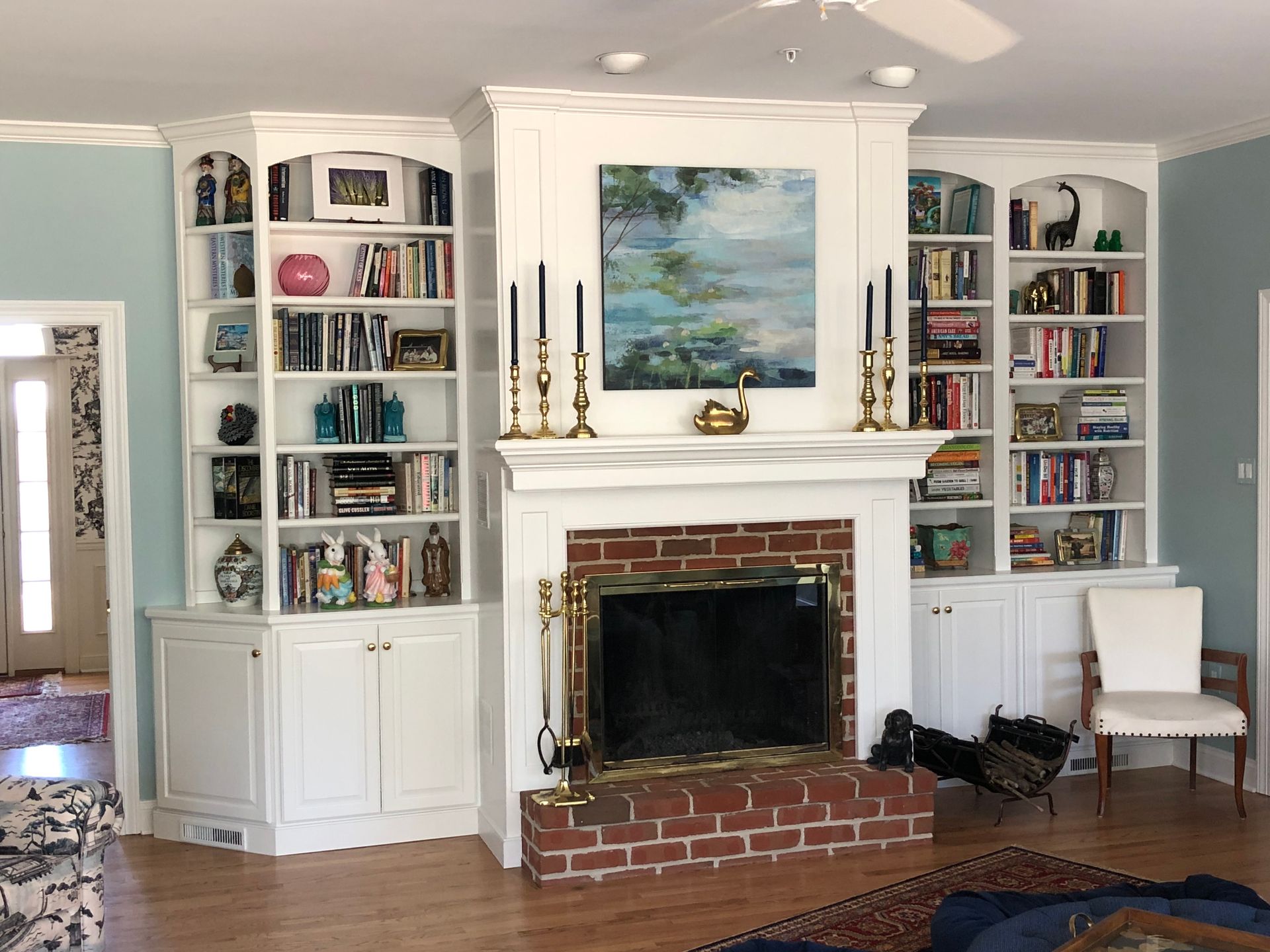 A Living Room with A Fireplace and Bookshelves | York, PA | C&K Cabinetry