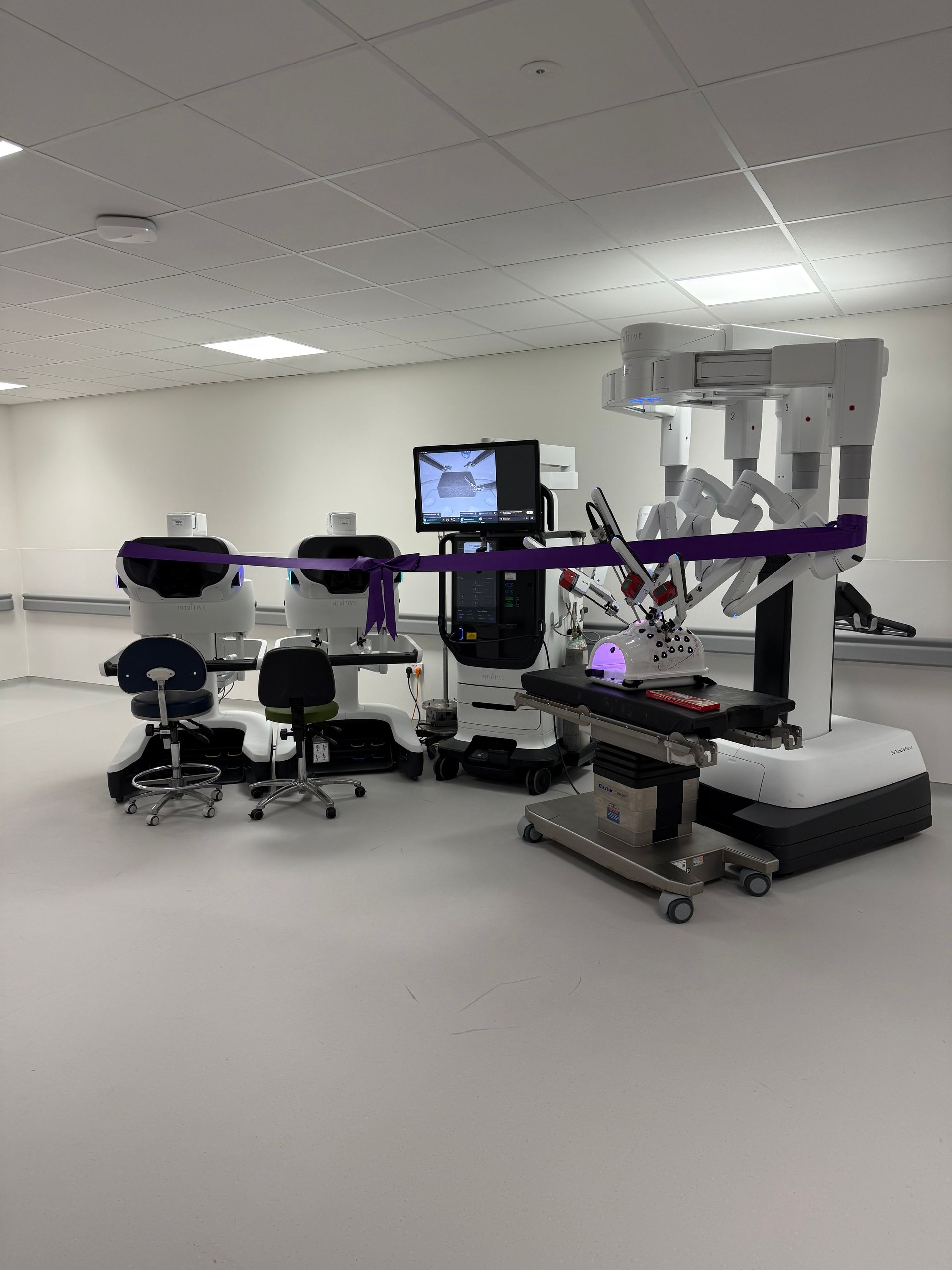Professor Gordon Murray donates a da Vinci 5 (DV5) robotic surgical system to Royal Surrey Hospital