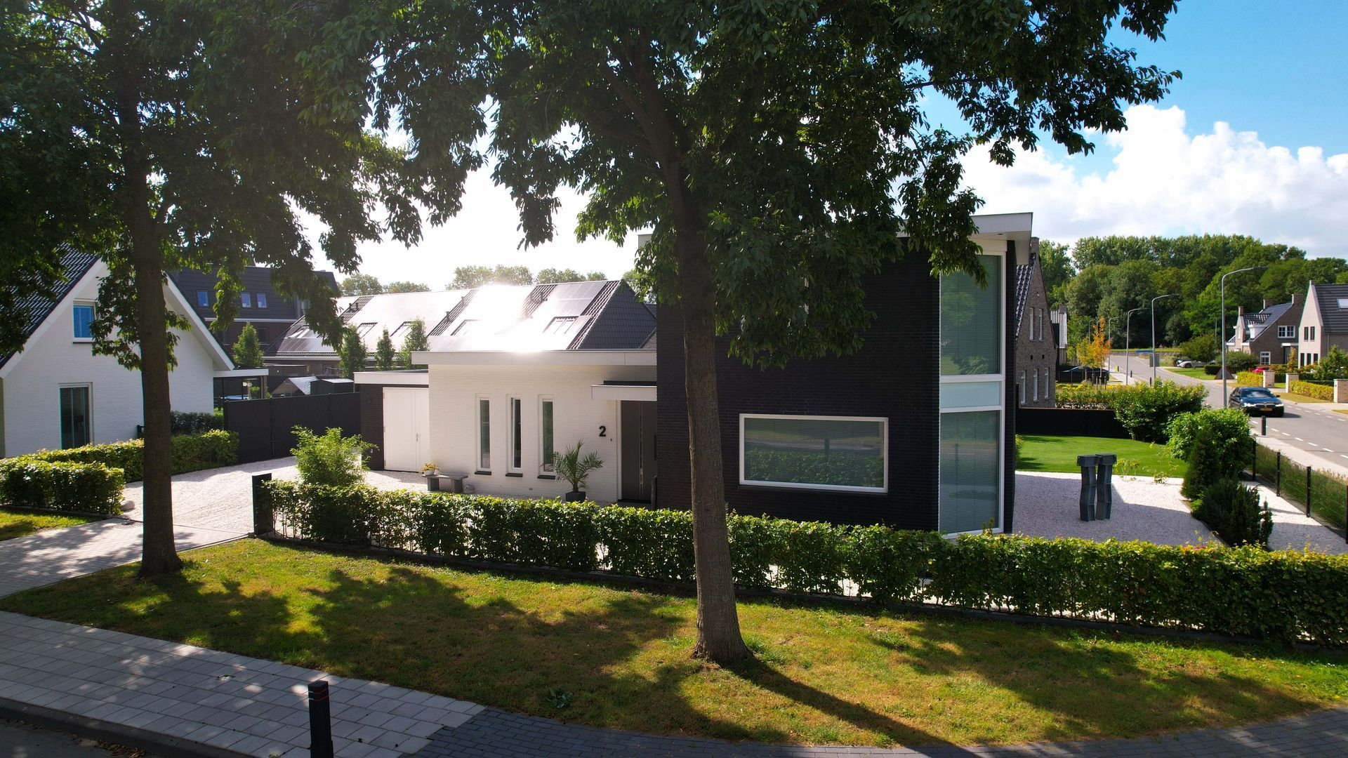 Moderne nieuwbouw woning, villa met strakke lijnen, Bouwbedrijf van Gurp