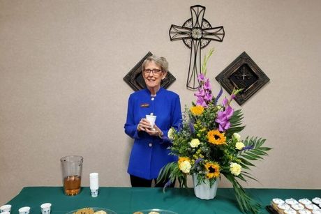 Meet others before church at Fellowship Hour