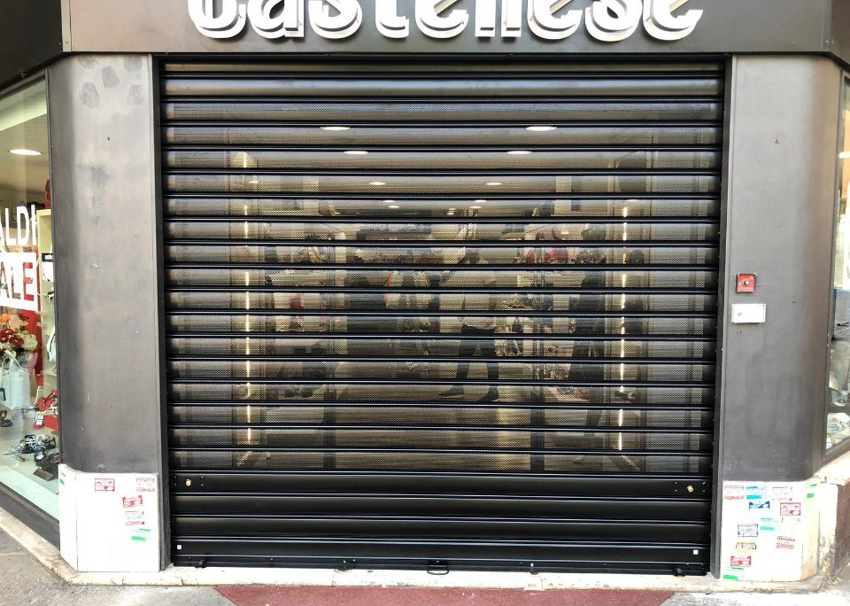 saracinesca per attività commerciale