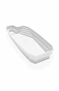 Des boîtes de rangement empilables en plastique blanc imbriquées les unes dans les autres sur un fond blanc uni