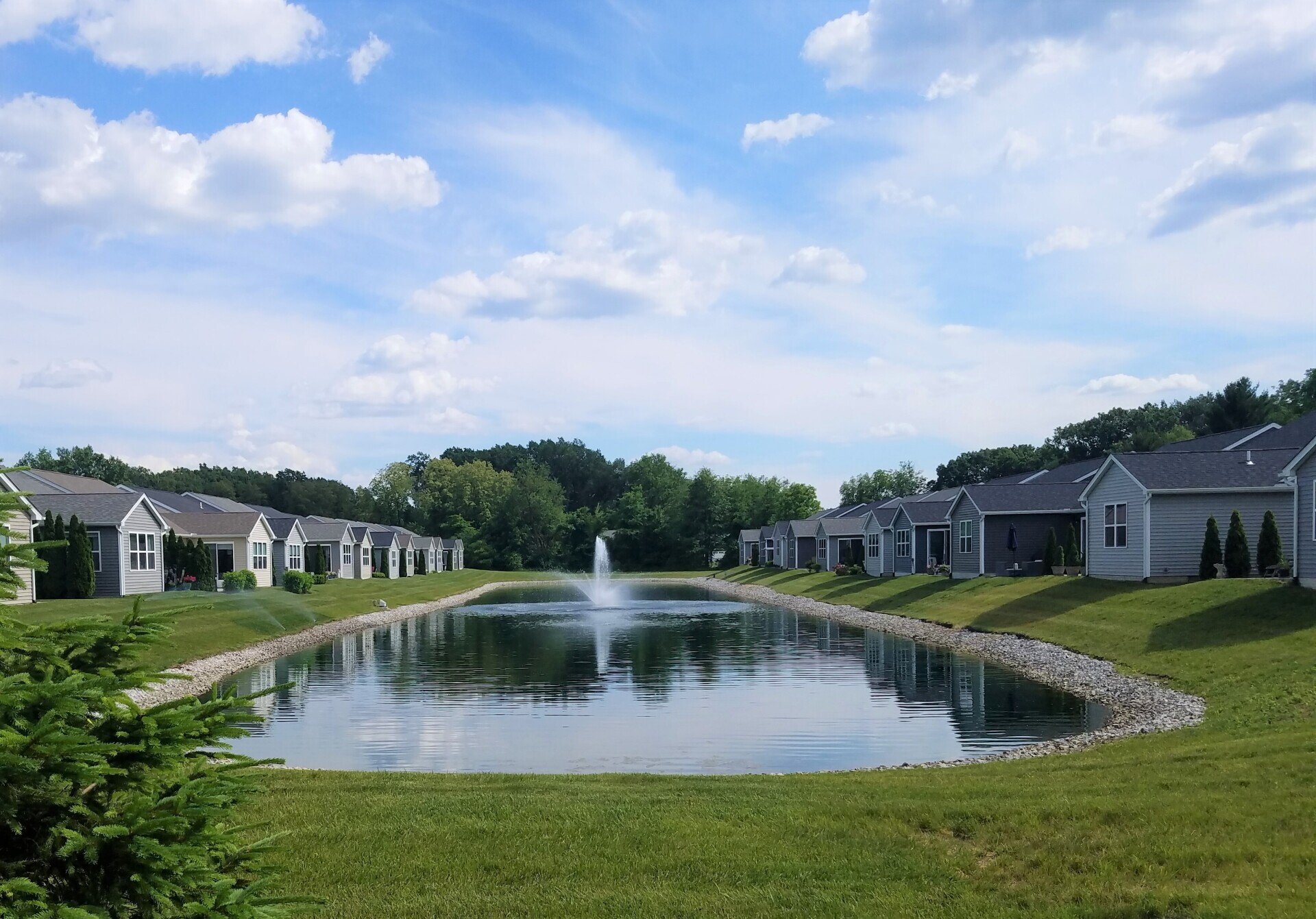 Fieldbrook / Contemporary Villas in Northwest Ohio