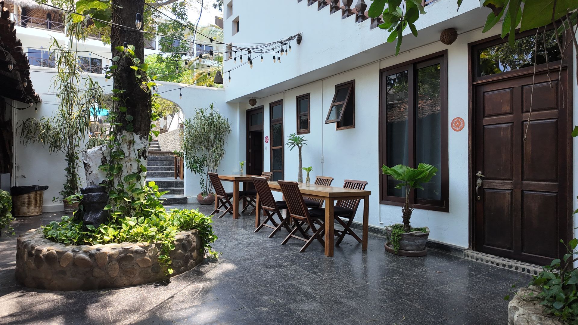 hotel con alberca en sayulita frente al centro