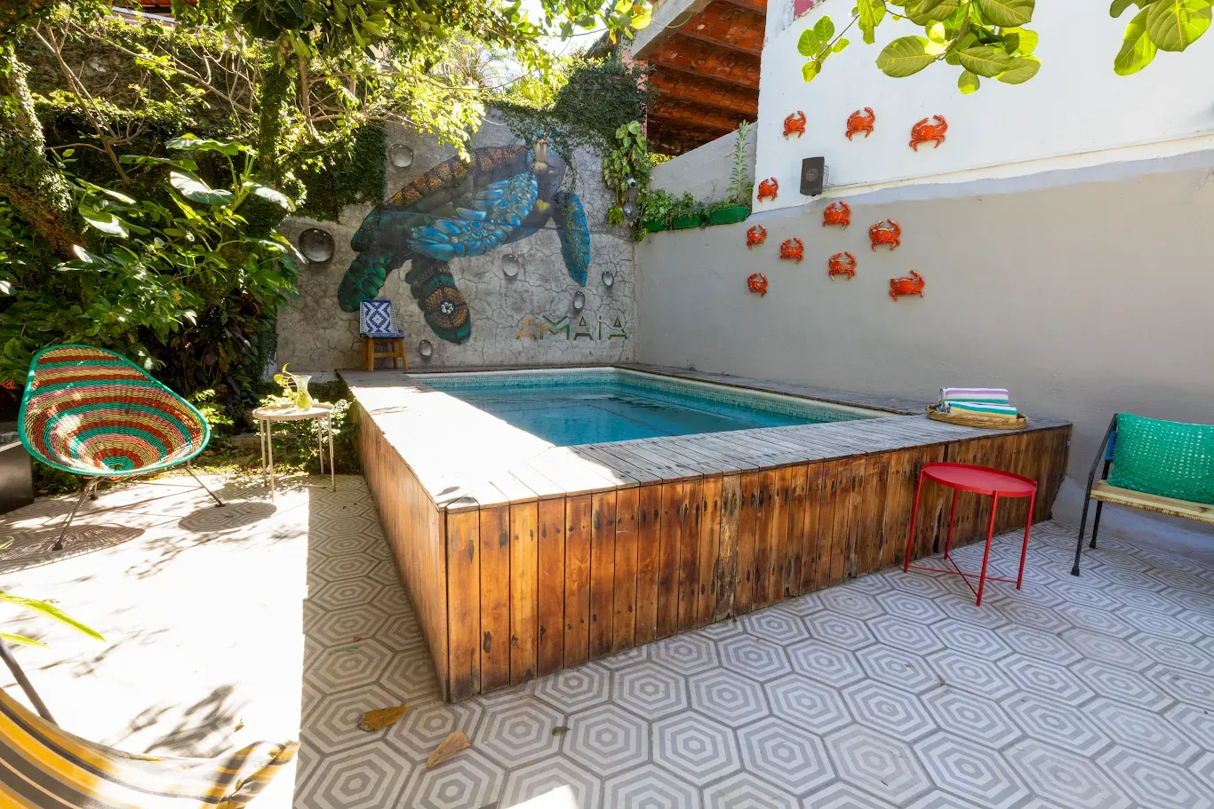 hotel con alberca en sayulita frente al centro