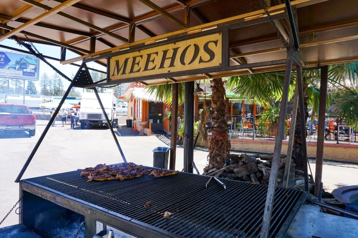 A grill with a sign that says Meehos on it in Paradise, California
