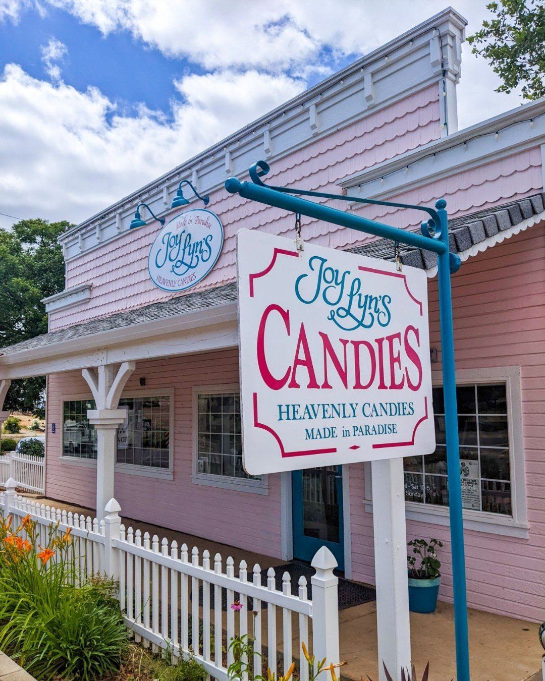 Joy Lyn's Candies Store front