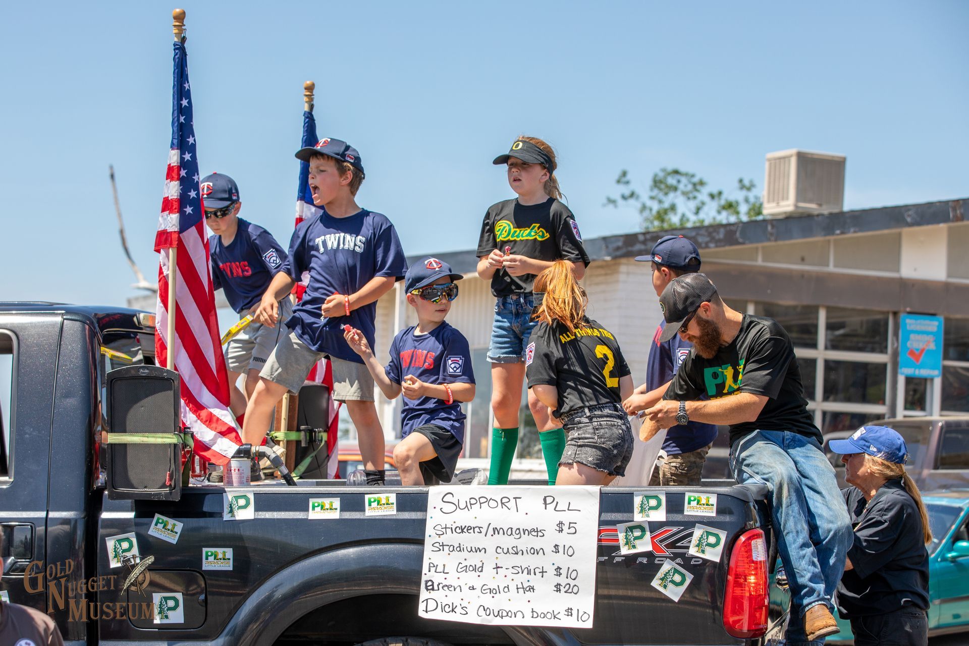 Gold Nugget Parade, Gold Nugget Museum Paradise Little League float
