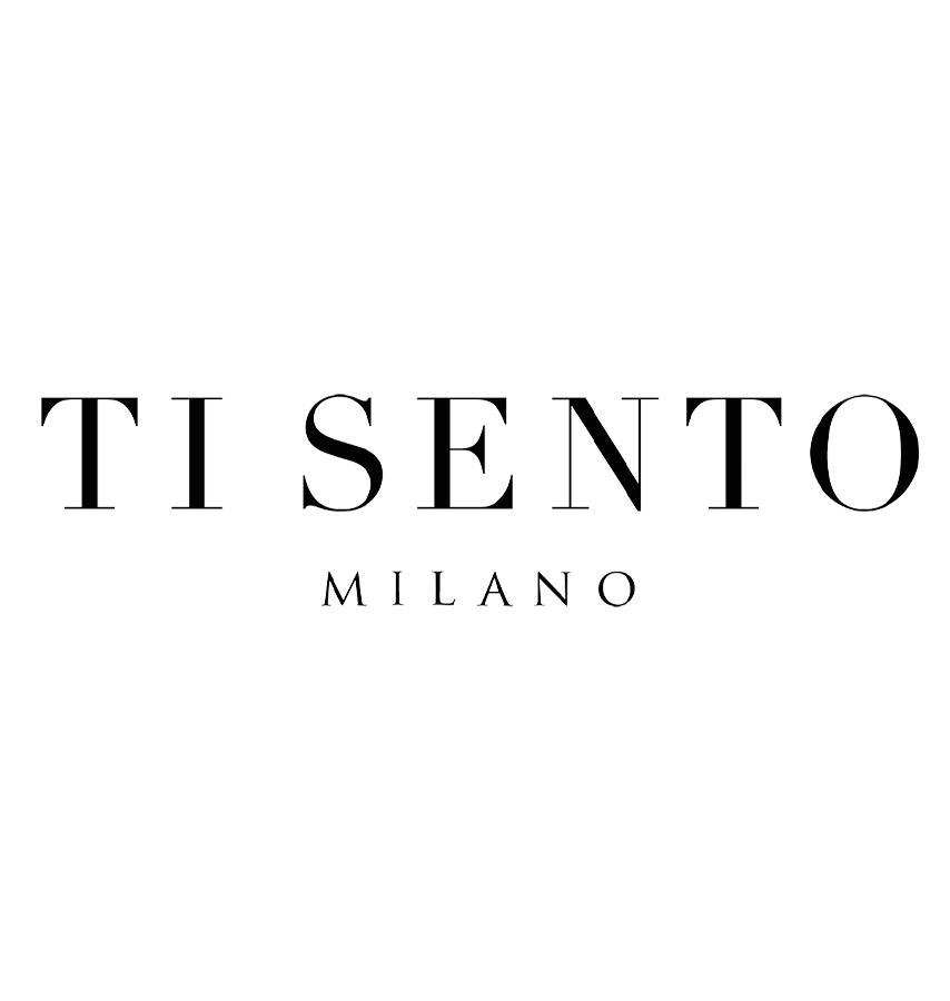 TISENTO Milano-logo in zwarte schreefletters op een witte achtergrond.