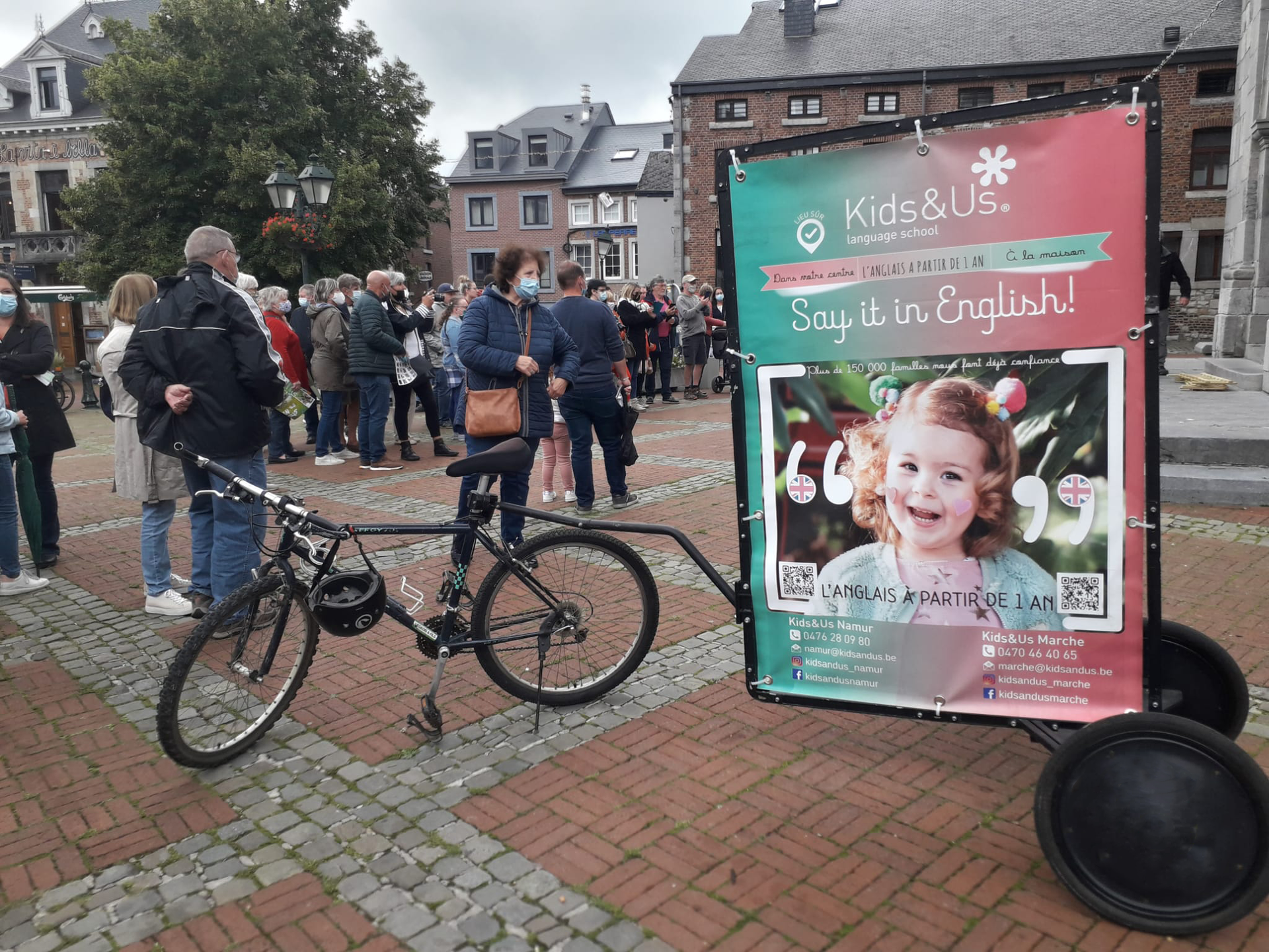 Vélos publicitaires de street marketing