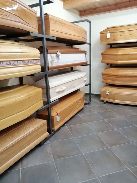 Cofani funebri in legno