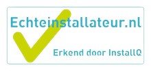 Een logo voor echteinstallateur.nl met een groen vinkje