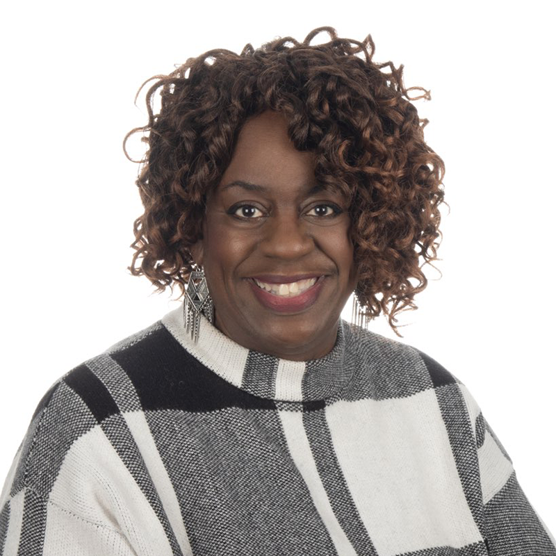Headshot of Robin White