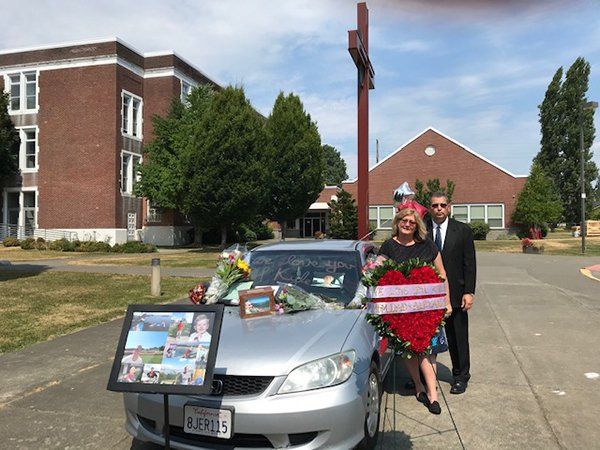 memorial on car