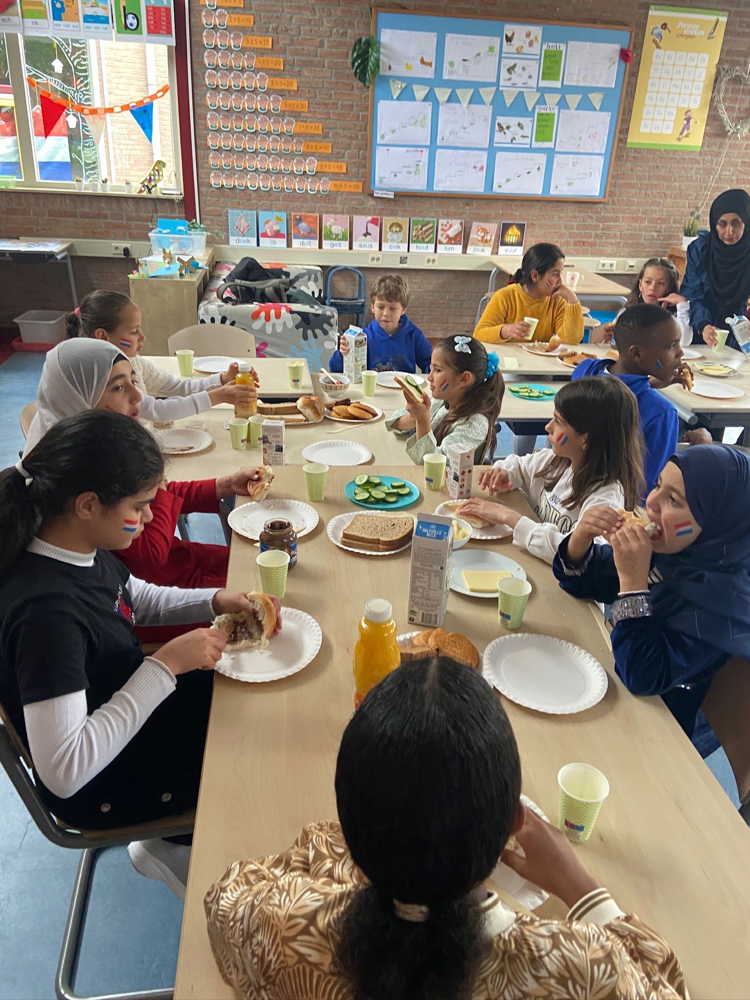 Koningsspelen 2024 op AZC School Het Uitzicht