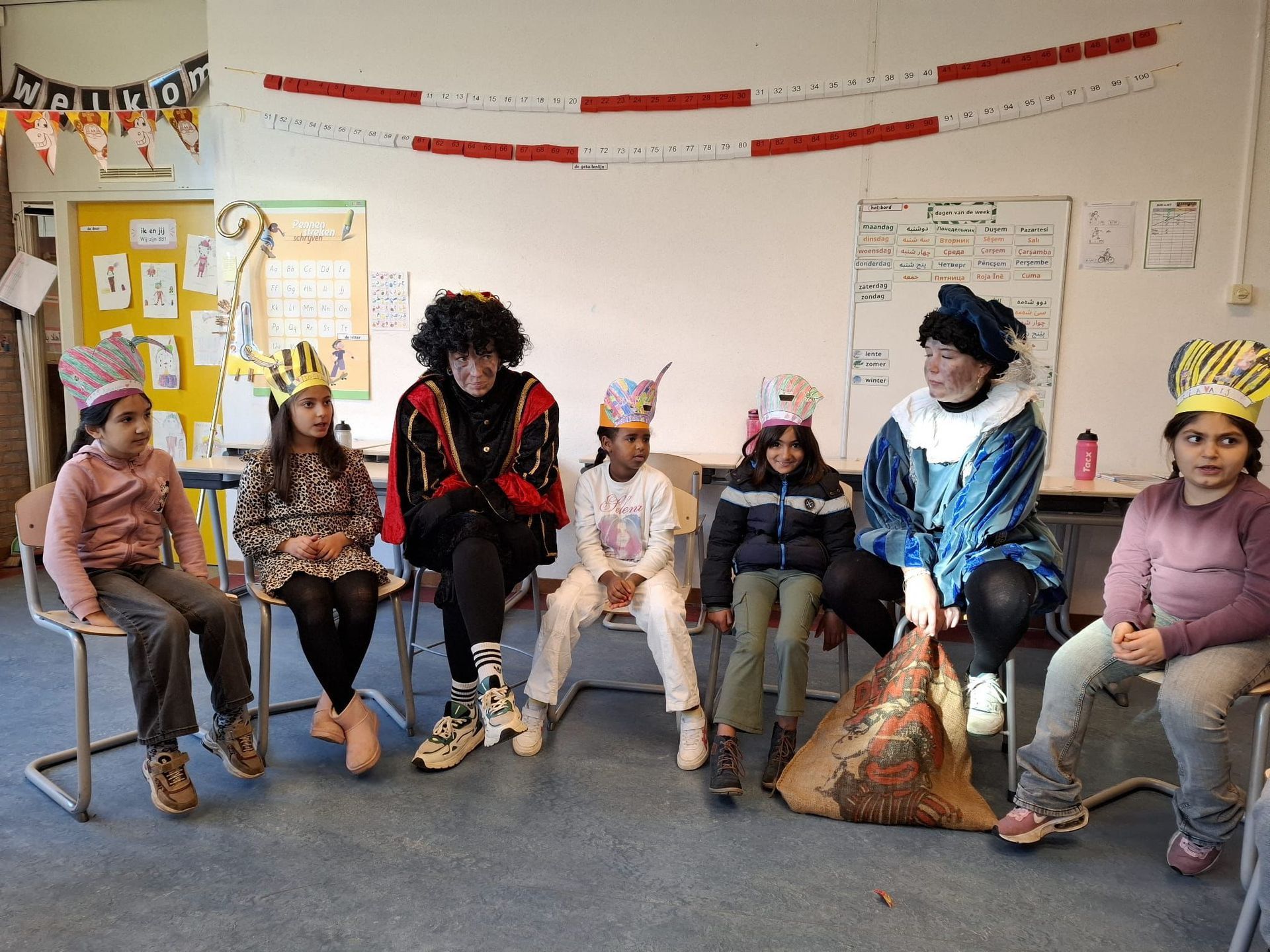 Op AZC School Het Uitzicht hebben we een gezellig Sinterklaasfeest gevierd