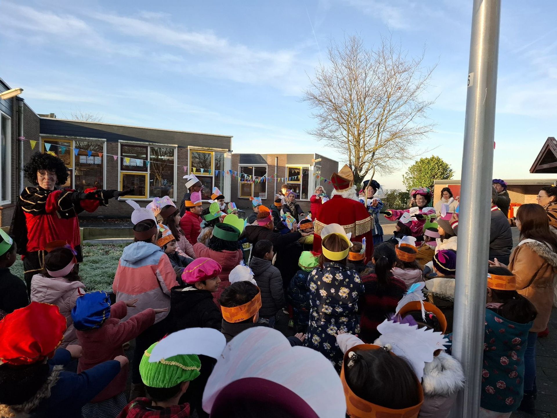 Op AZC School Het Uitzicht hebben we een gezellig Sinterklaasfeest gevierd