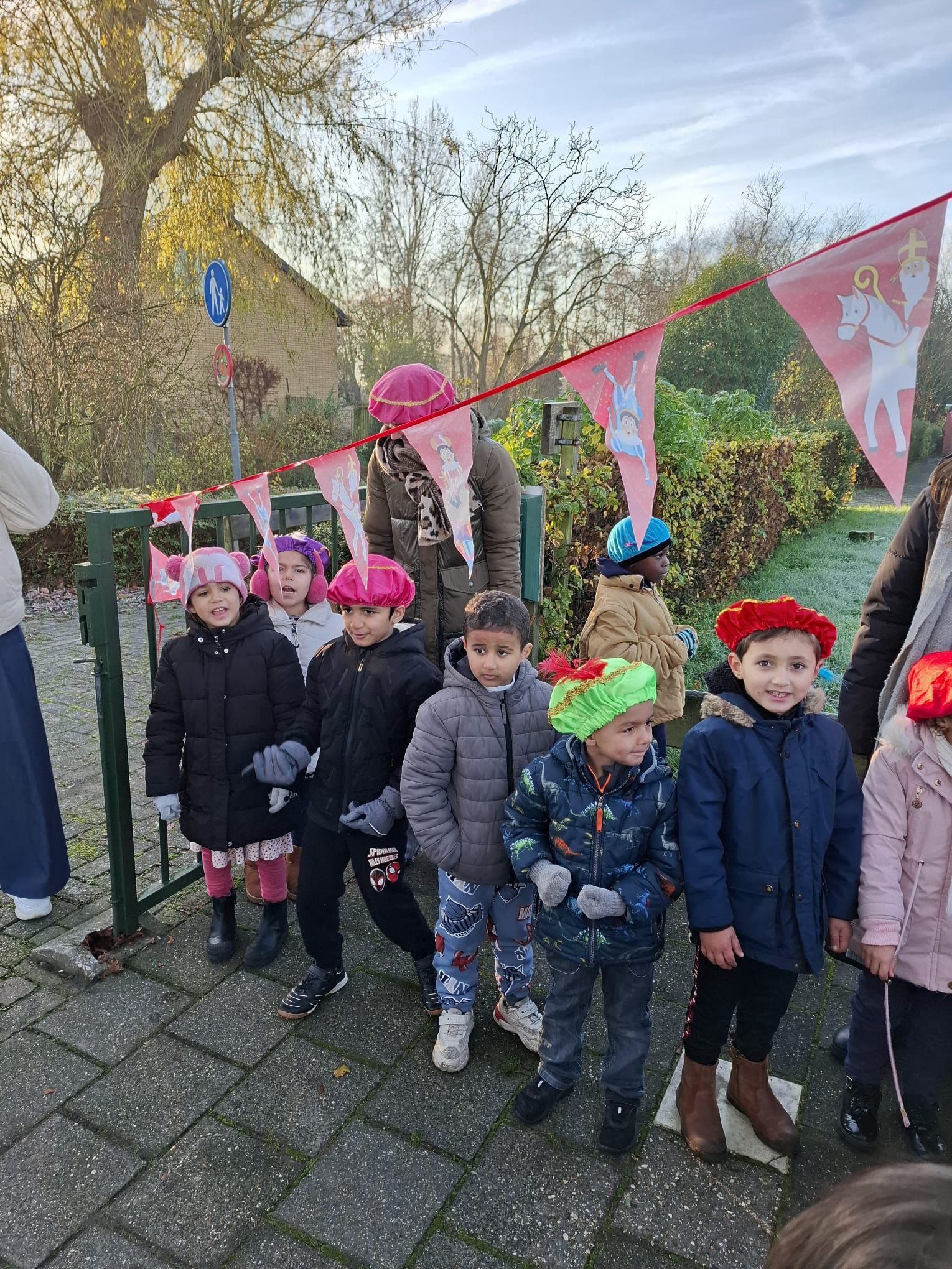 Op AZC School Het Uitzicht hebben we een gezellig Sinterklaasfeest gevierd