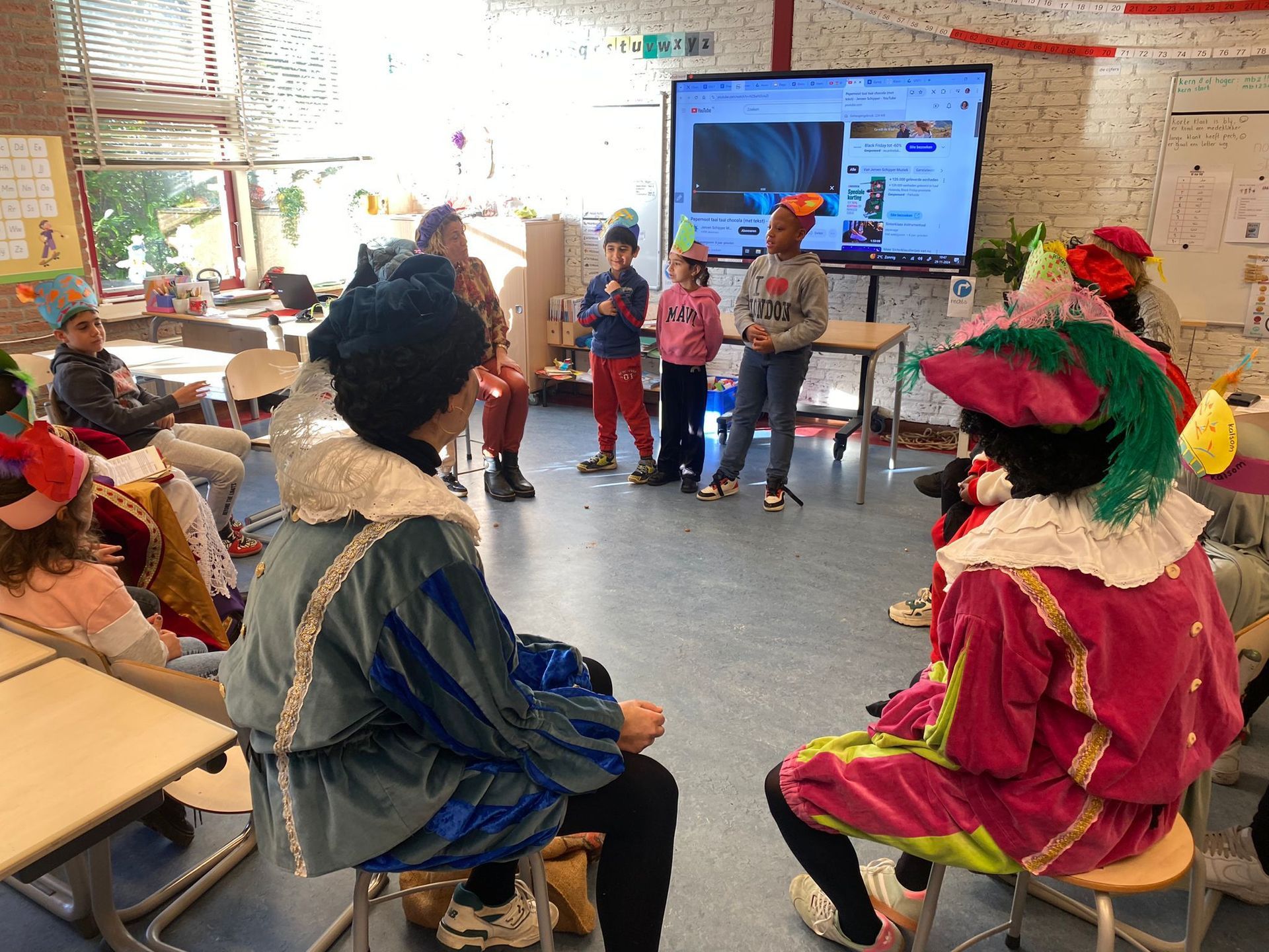 Op AZC School Het Uitzicht hebben we een gezellig Sinterklaasfeest gevierd