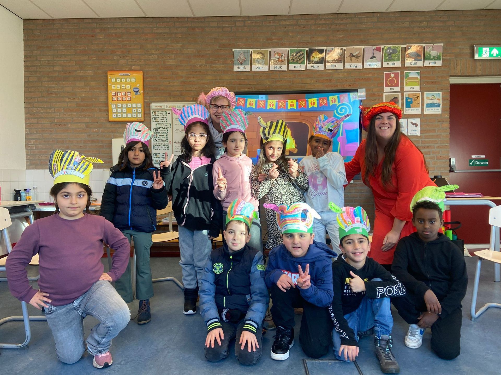 Op AZC School Het Uitzicht hebben we een gezellig Sinterklaasfeest gevierd