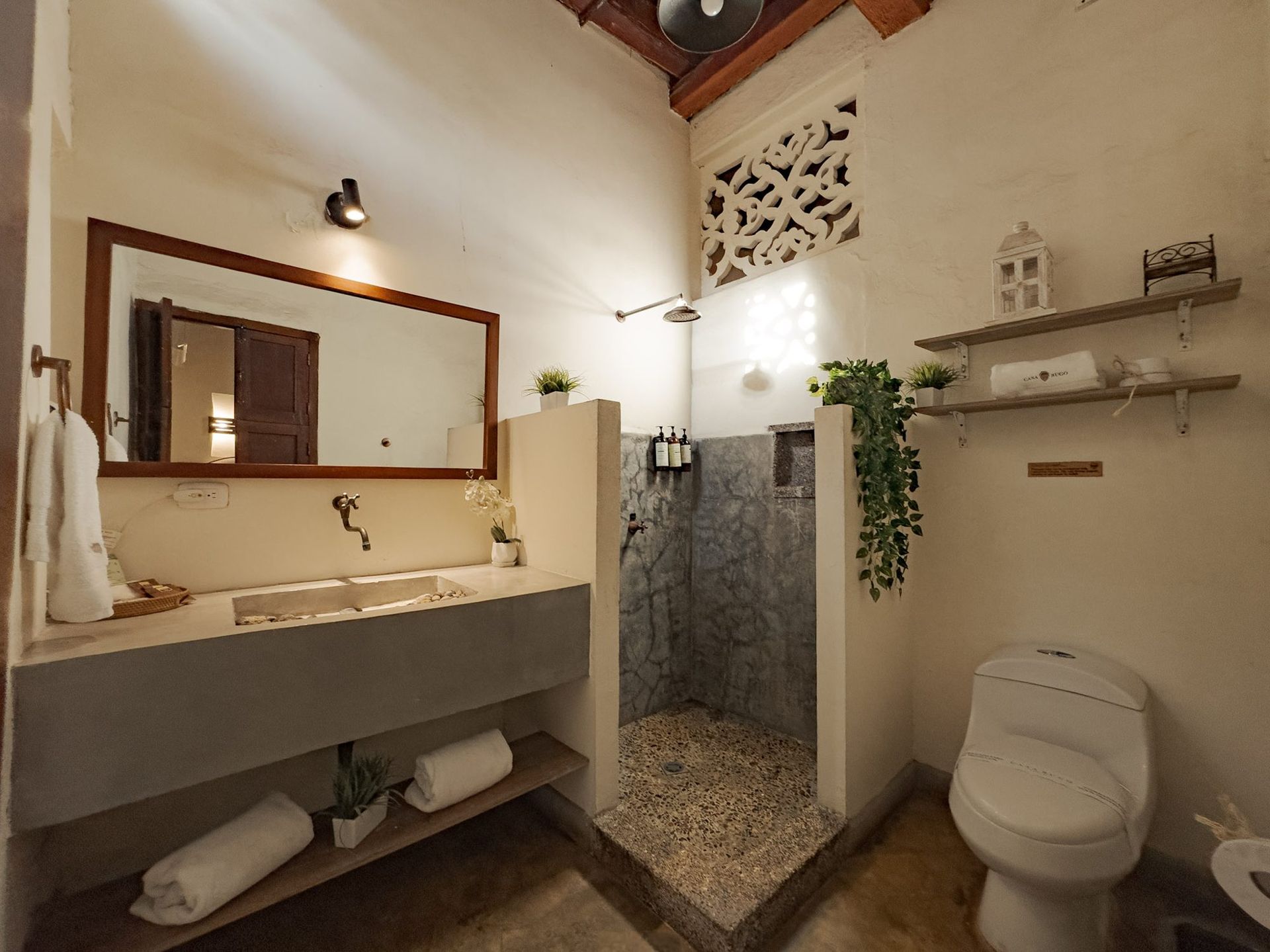 Private bathroom at Casa Bugó hotel, Cartagena