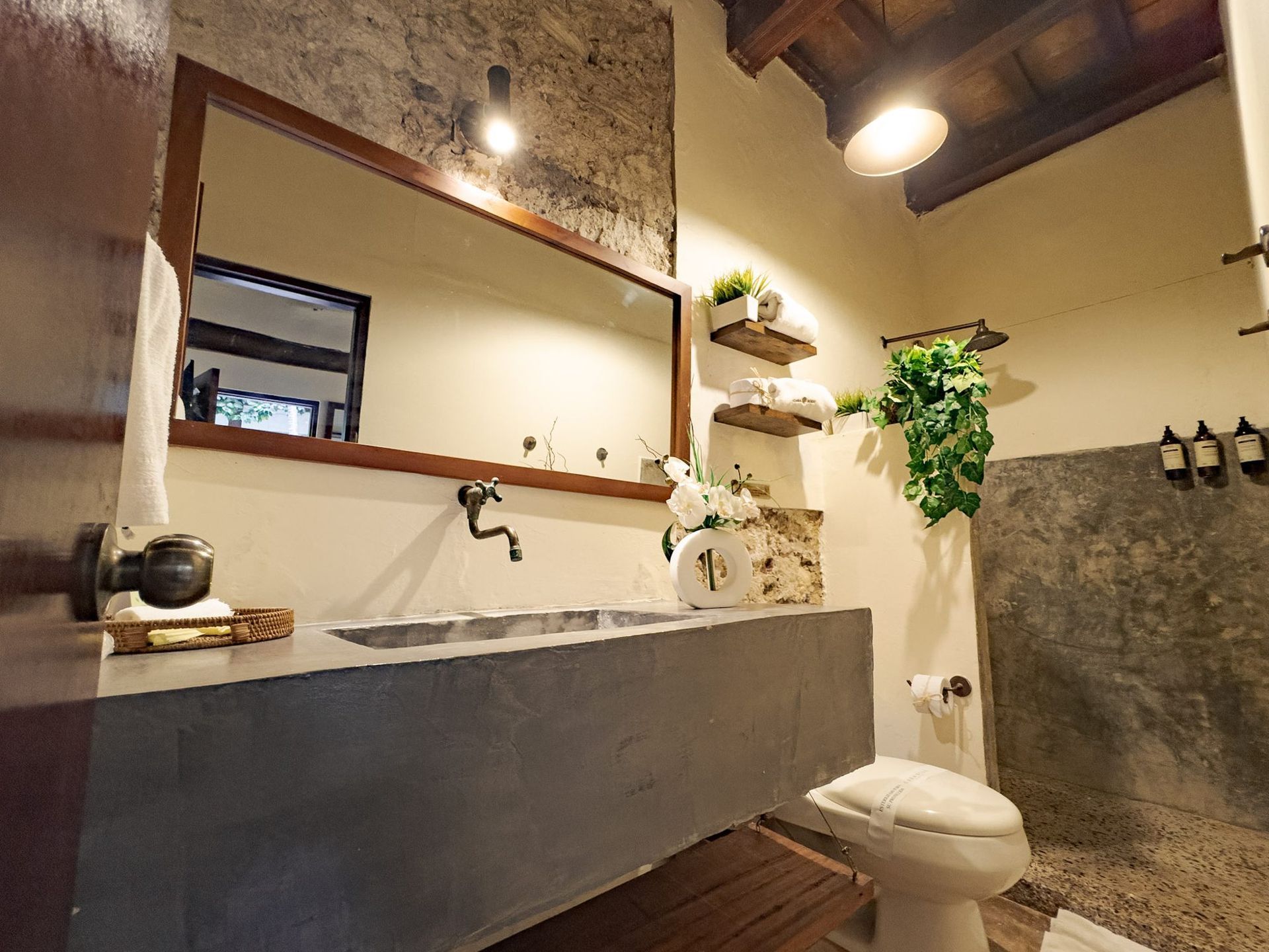 Bathroom sink at Casa Bugó hotel, Cartagena