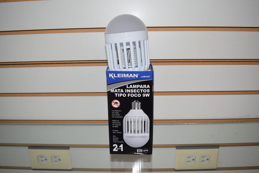 LÁMPARA MATA INSECTOS TIPO FOCO 9W E26 127V