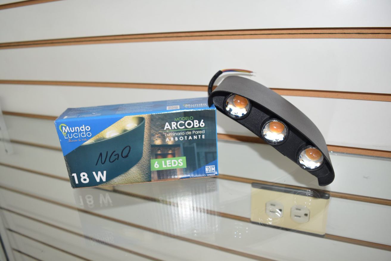 LUMINARIO DE PARED ARBOTANTE 6 LUCES