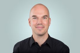 Der CEO Ramun Hofmann bereit zur Kontaktaufnahme.
