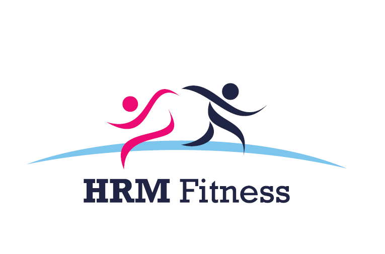 Twee gestileerde rennende figuren in roze en blauw boven de tekst "HRM Fitness".