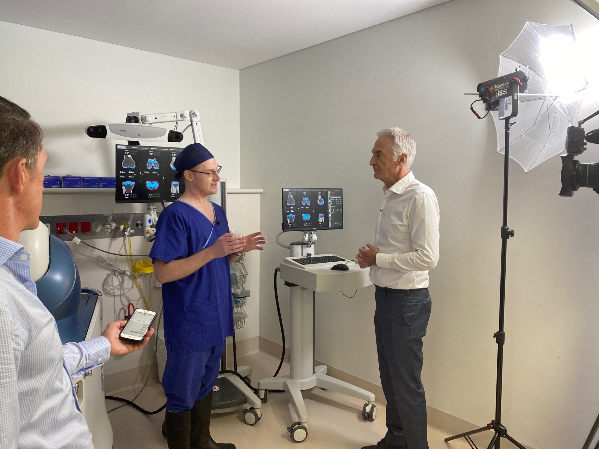 Dr William O’Callaghan interview on Channel 9 News to understand knee replacement surgery.