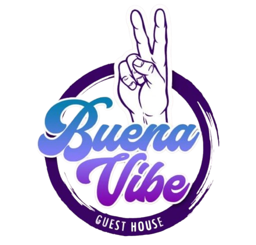 Logotipo da Buena Vibe Guest House em roxo e azul com uma mão fazendo o sinal de paz.
