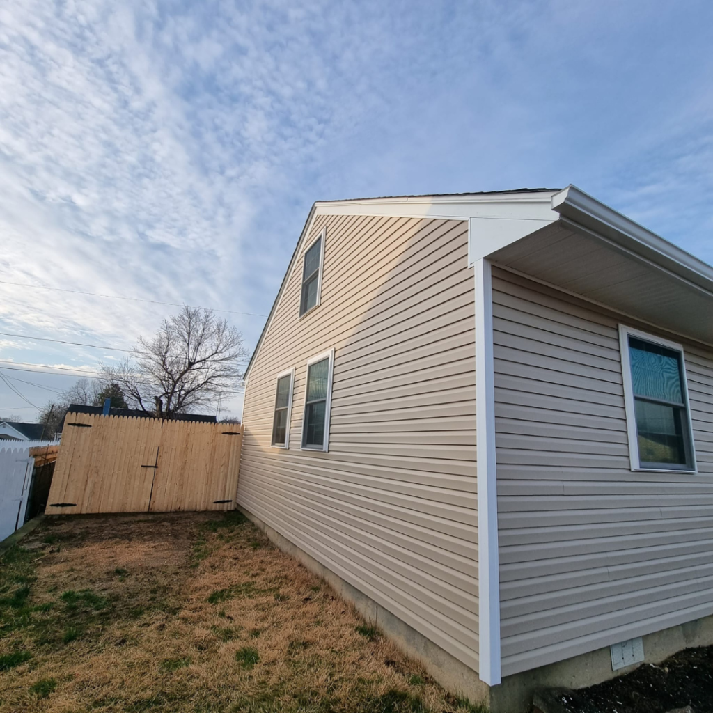 A White House with Siding - New Castle, DE - Macedo Mexpro LLC
