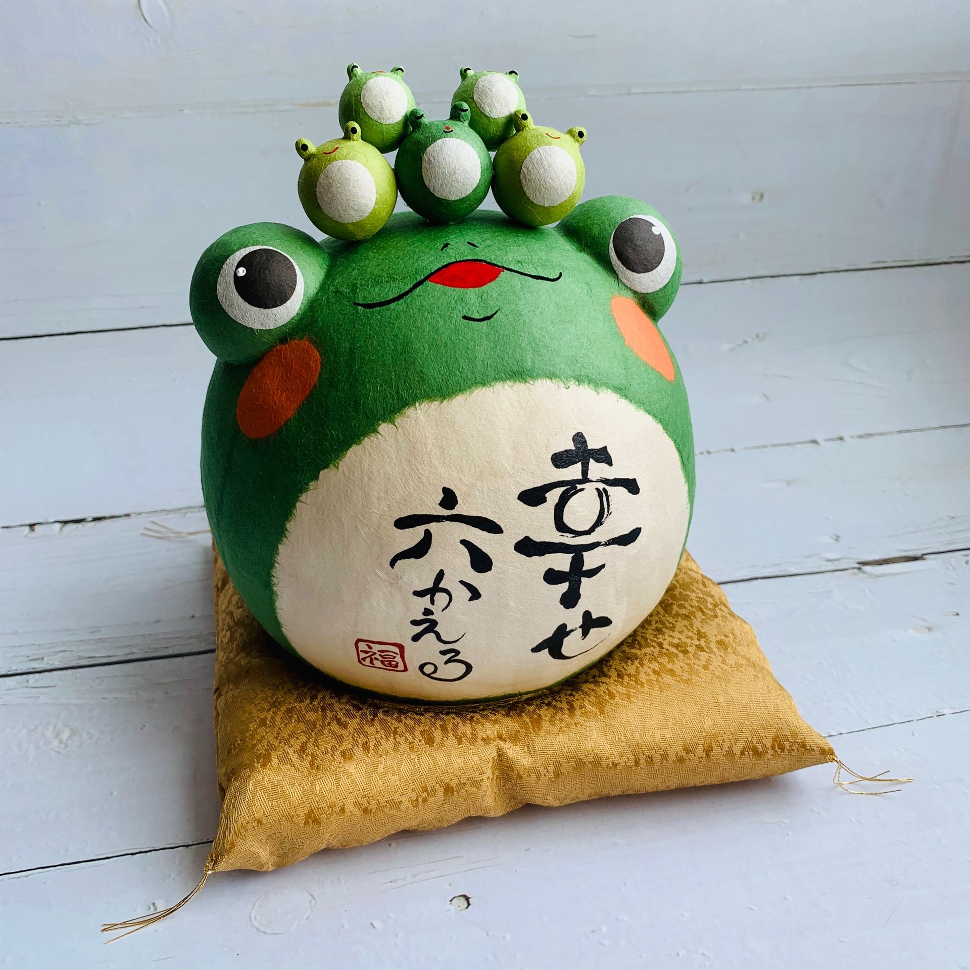 幸運のカエル（幸せを呼ぶ） - 和紙カエルマスコット