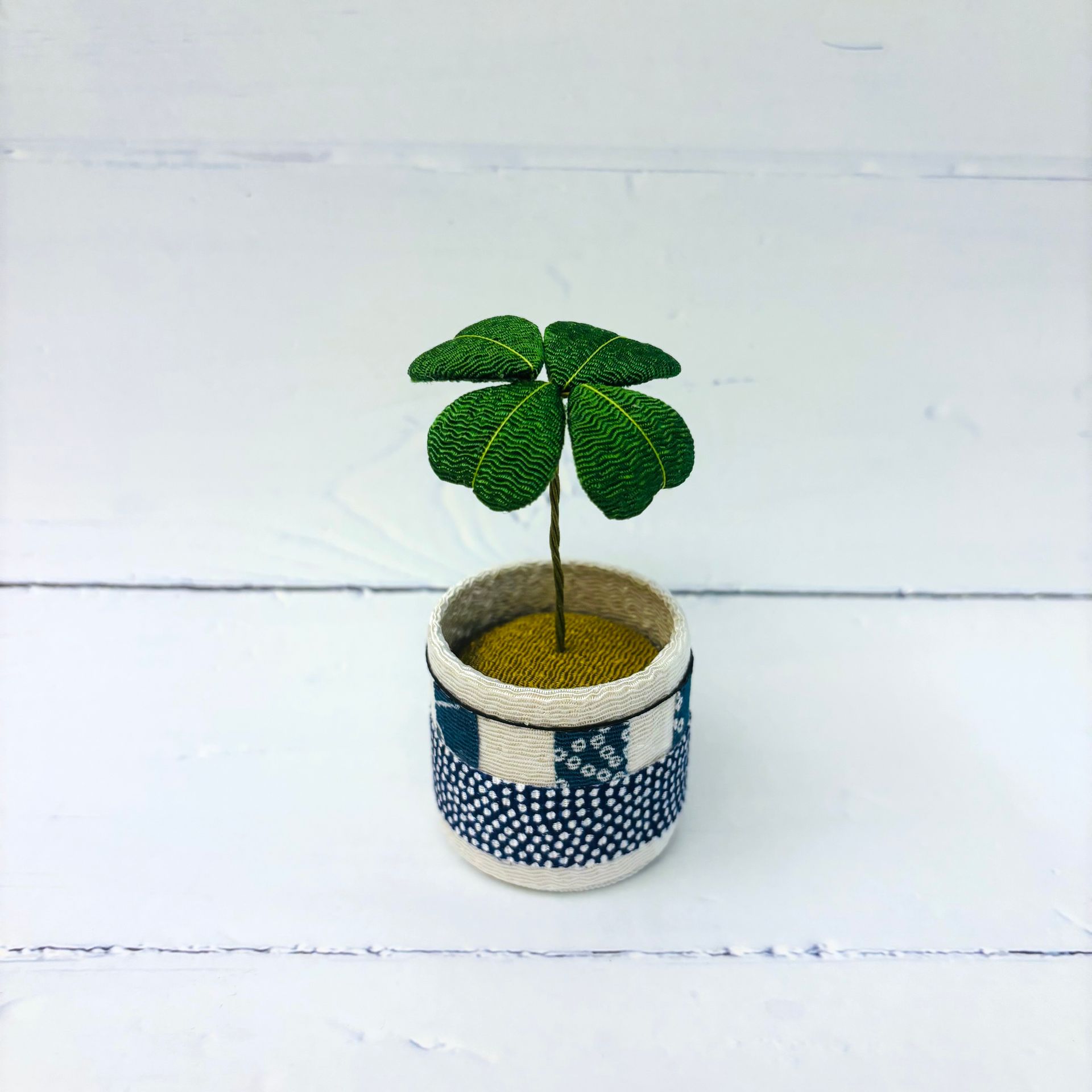 和風グリーン植物 幸運のクローバー（布素材）