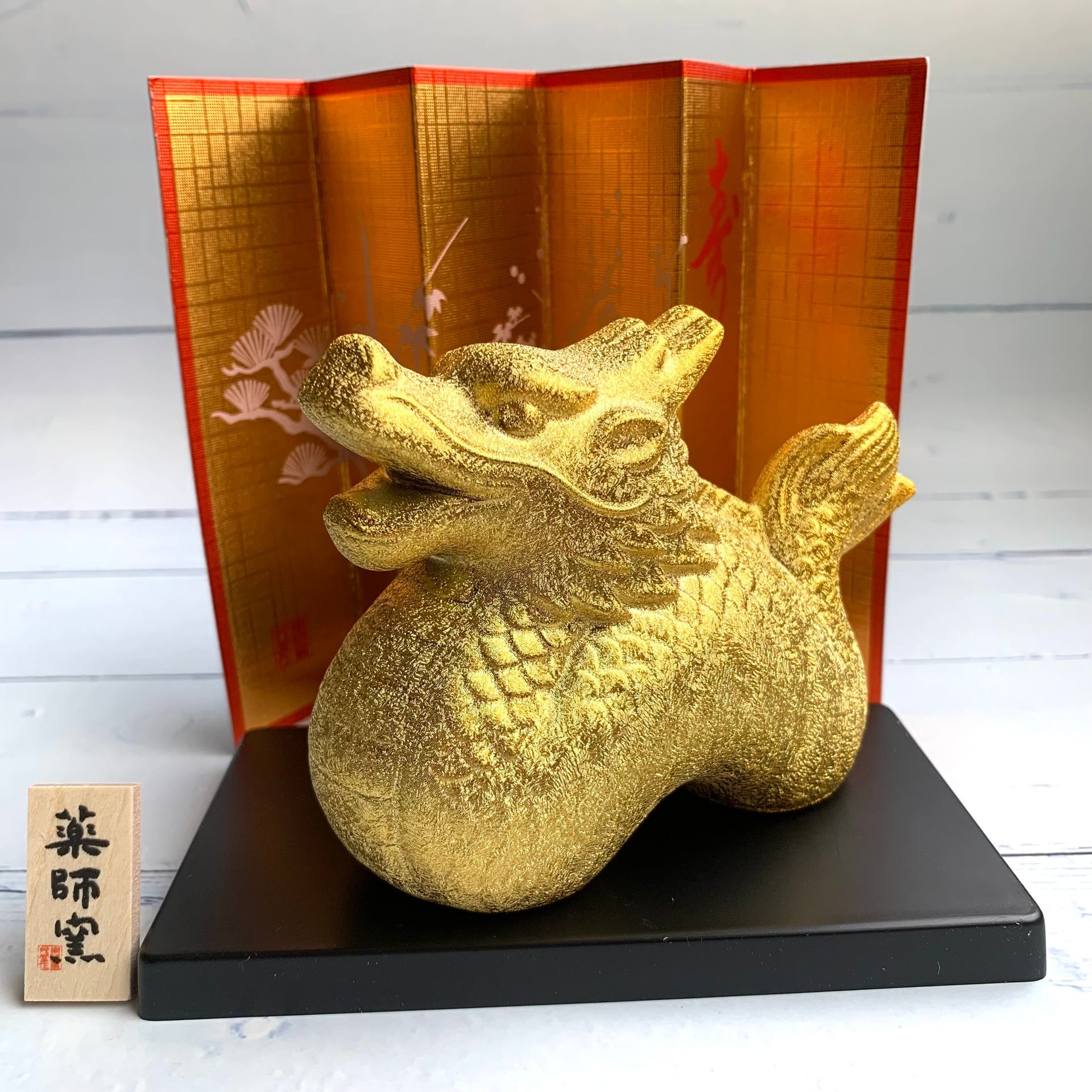 [Dragon] Golden Radiance Auspicious Dragon - Dragon Mascot - Brings wealth, wisdom, career success, and peace.