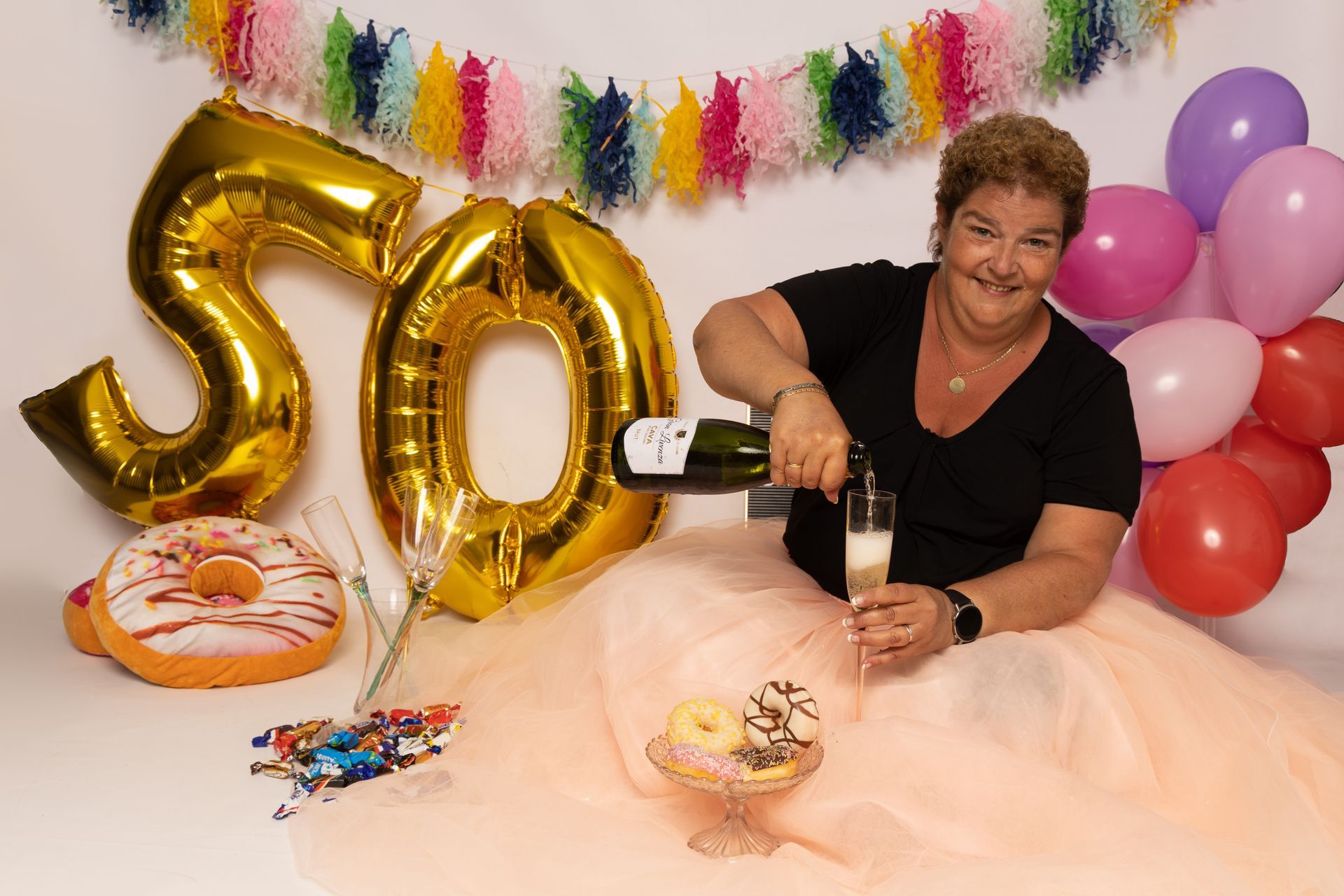 Feest, confetti 30ste verjaardag, het leven is een feestje, slingers ophangen, cakesmash, hoera