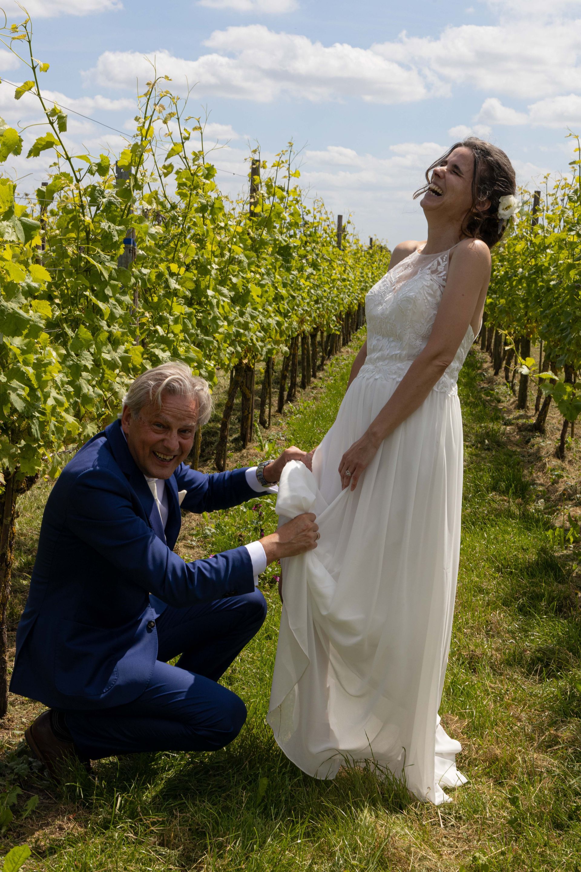Trouwen met de leukste fotograaf op jullie huwelijk. Bruidsfotograaf Tiel en de Betuwe, maakt spontane trouwfoto's