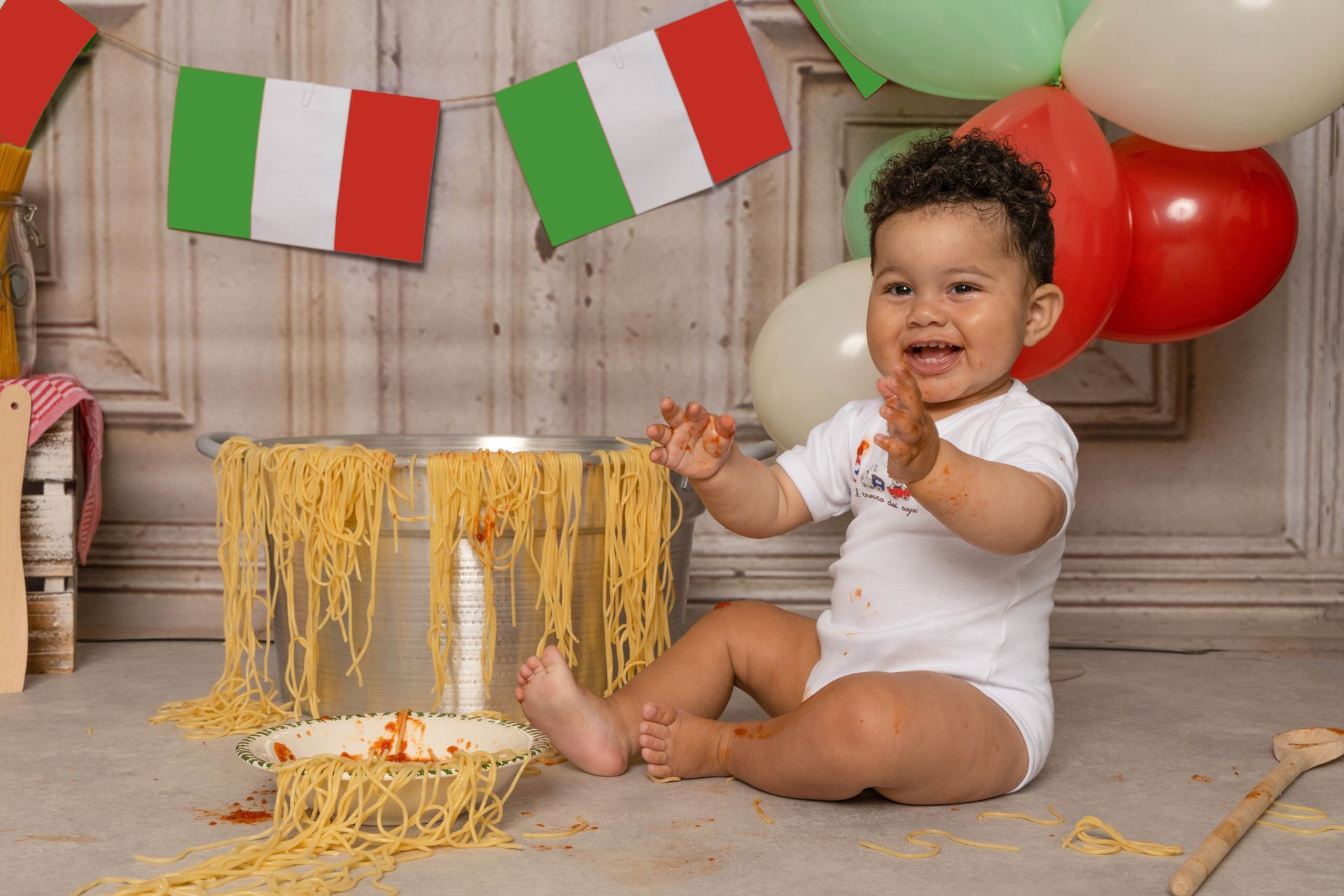 cakesmash, 1 jaar, feest, vieren, taart, 10 jaar, 30 jaar, 40 jaar, 50 jaar, koekiemonster, spathetti, donut, badje, knoeien