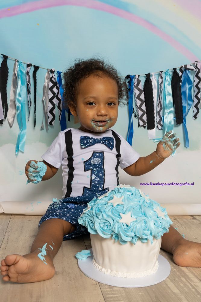 Cakesmash fotoshoot Tiel, blauw, regenboog thema