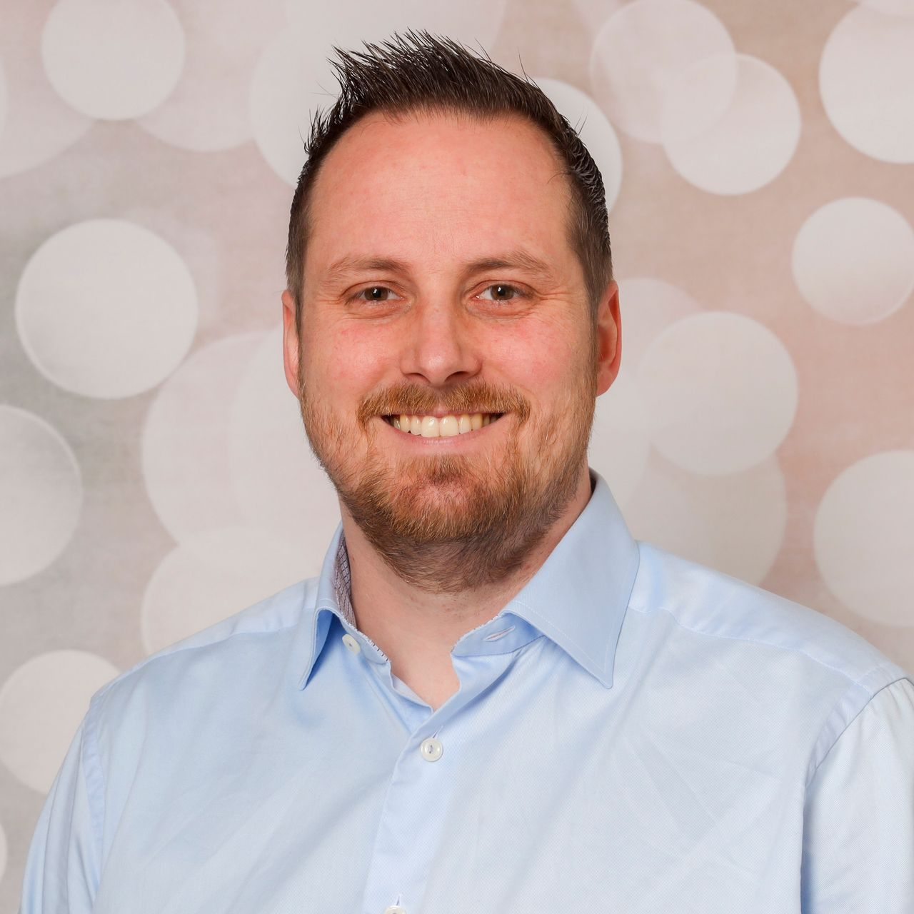 Profielfoto laten maken in Tiel | LinkedIn, CV & Social Media, Zakelijk