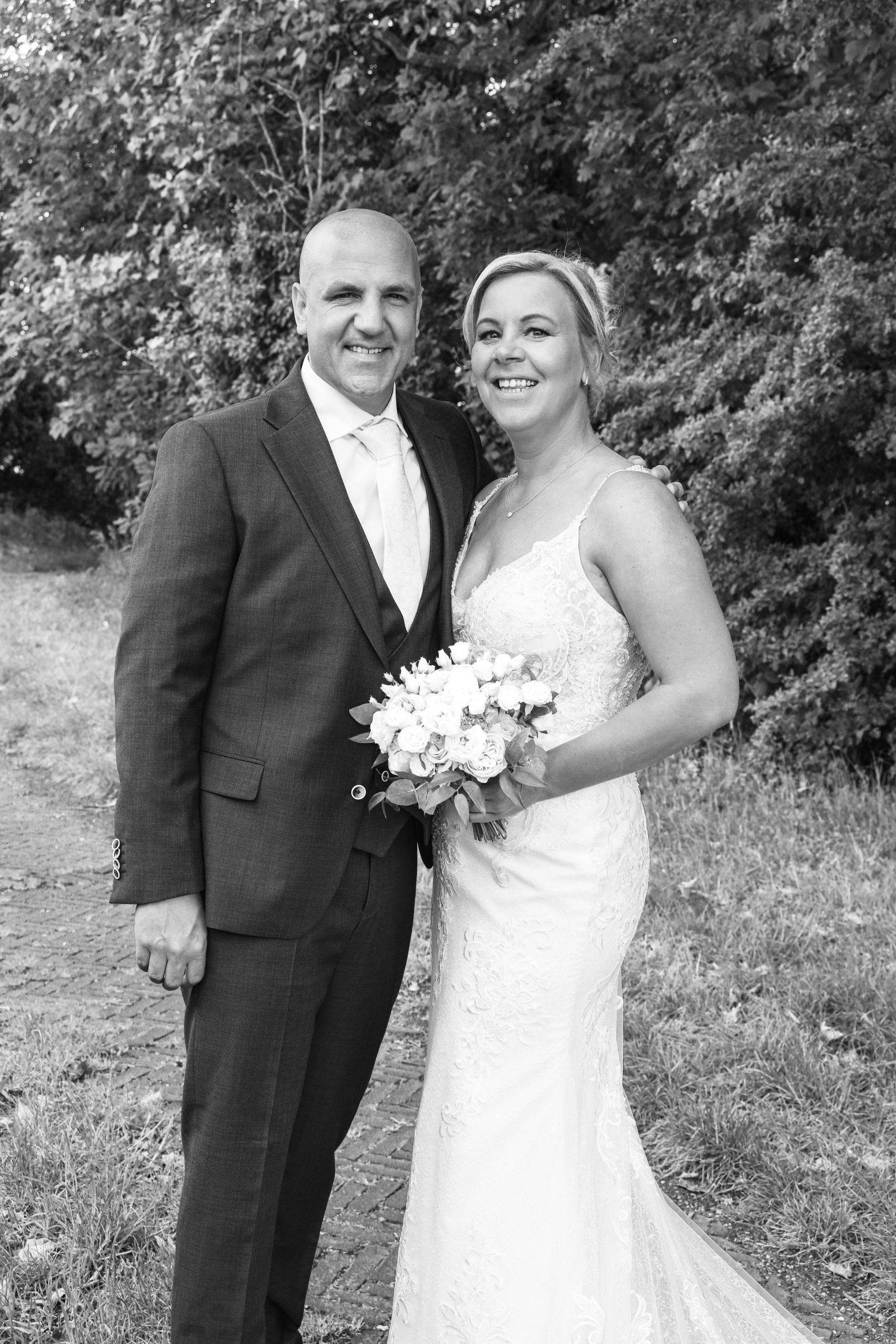 Trouwen met de leukste fotograaf op jullie huwelijk. Bruidsfotograaf Tiel en de Betuwe, maakt spontane trouwfoto's