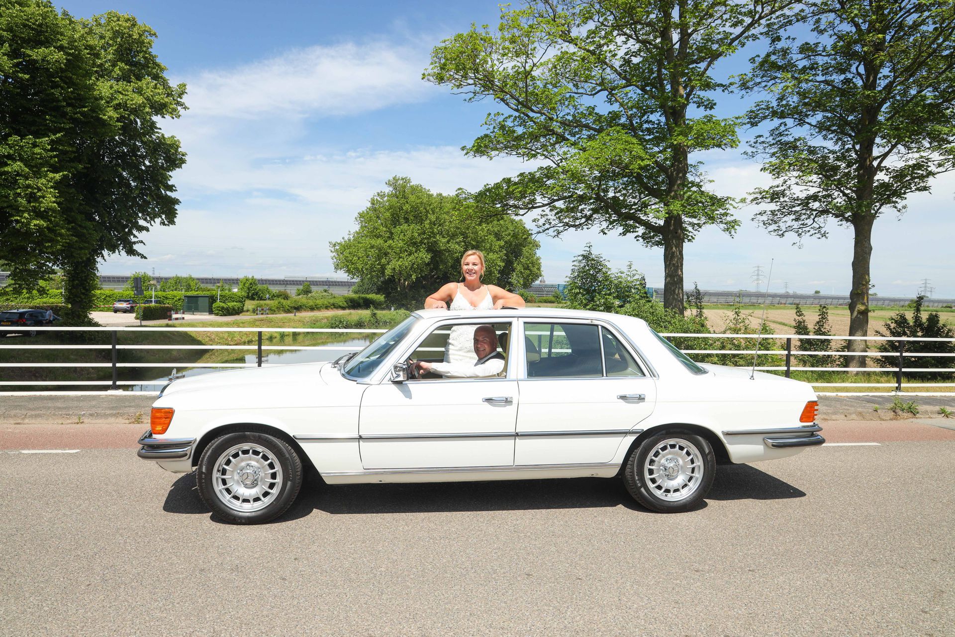 Trouwen met de leukste fotograaf op jullie huwelijk. Bruidsfotograaf Tiel en de Betuwe, maakt spontane trouwfoto's