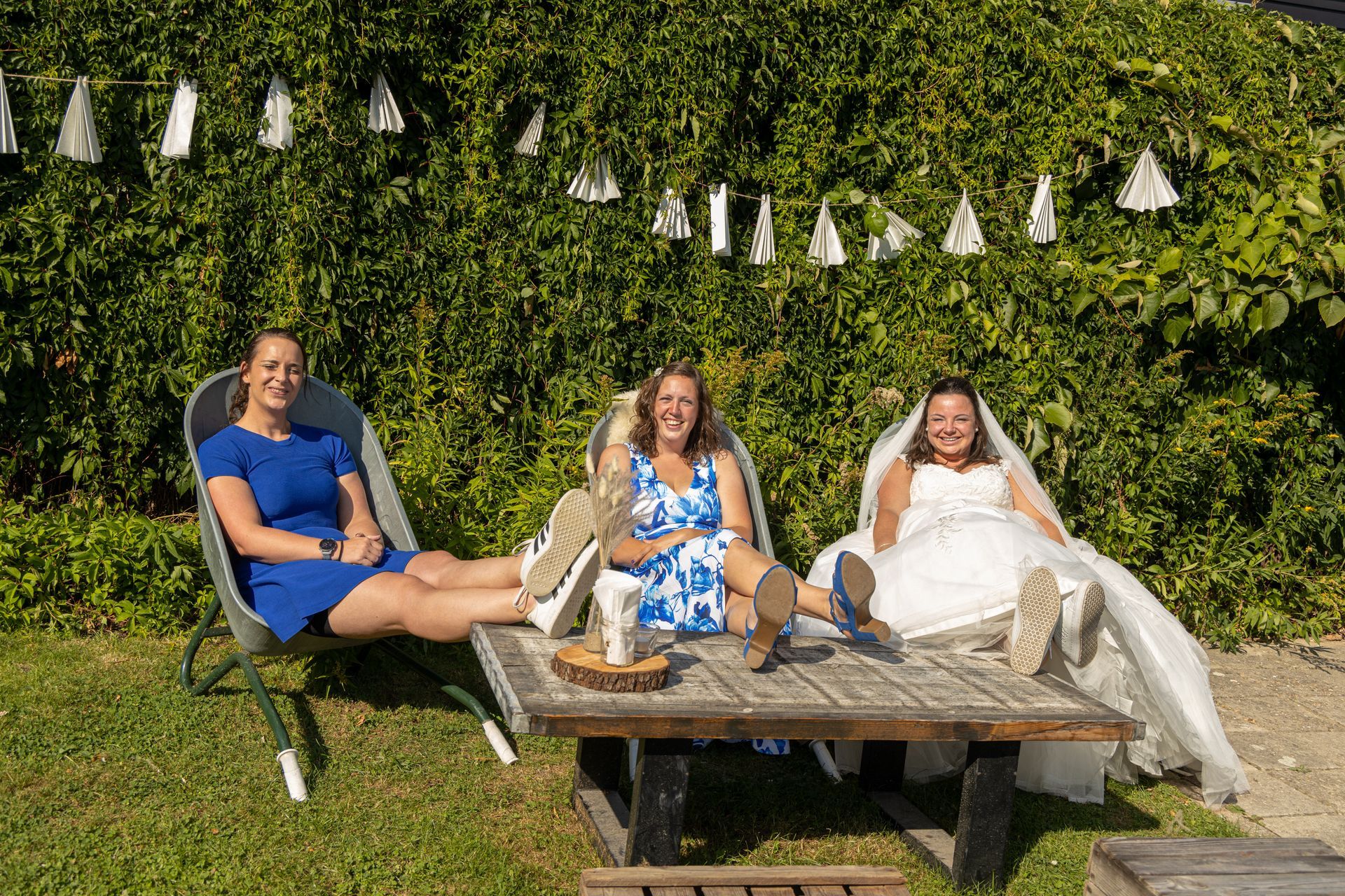 Trouwen met de leukste fotograaf op jullie huwelijk. Bruidsfotograaf Tiel en de Betuwe, maakt spontane trouwfoto's