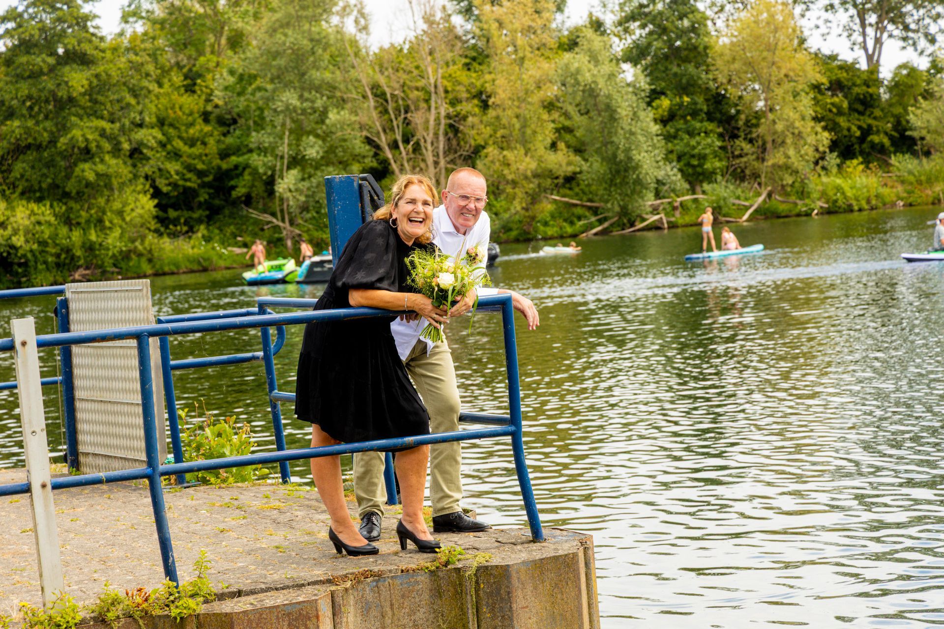 Trouwen met de leukste fotograaf op jullie huwelijk. Bruidsfotograaf Tiel en de Betuwe, maakt spontane trouwfoto's