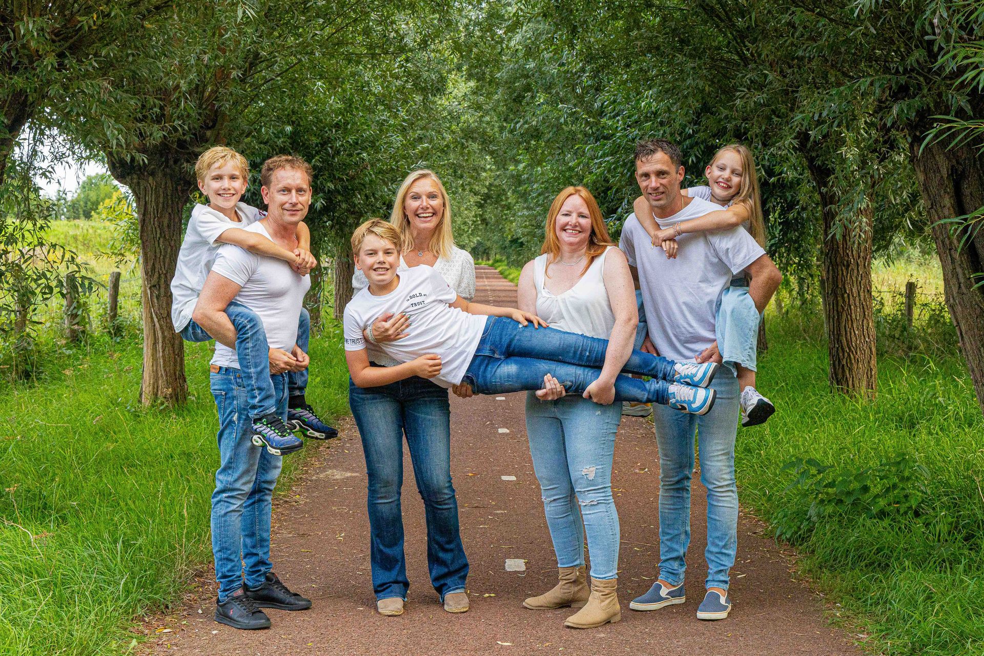 familiefoto, gezinsfoto, fotoshoot, kleur, thema, herfst, lente, Drie tips zodat jij de allerleukste familiefoto krijgt! 